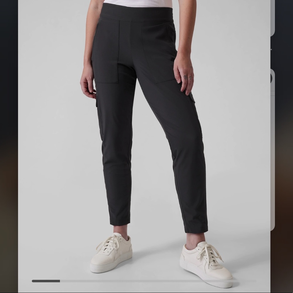 Athleta Chelsea Cargo Pant. Size 8P